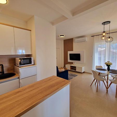 Apartment Ana - Gradac กราดัซ ภายนอก รูปภาพ
